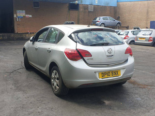 Opel Astra J 2010