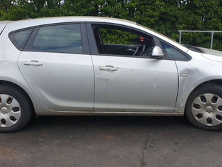 Opel Astra J 2010