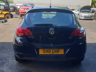 Opel Astra J 2011