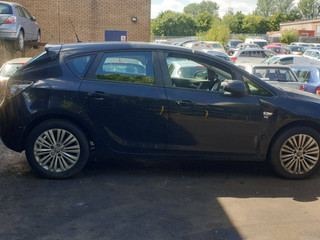 Opel Astra J 2011