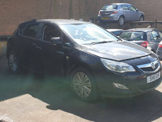 Opel Astra J 2011