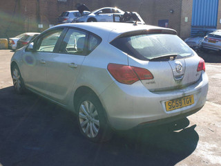 Opel Astra J 2009