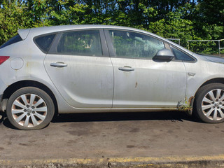 Opel Astra J 2009