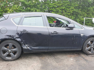 Opel Astra J 2010