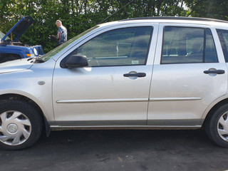 Mazda 2  DY 2003