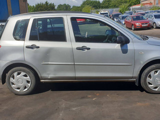 Mazda 2  DY 2003