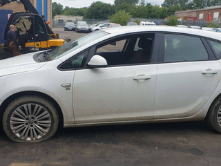 Opel Astra J 2011
