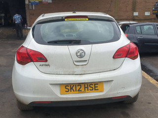 Opel Astra J 2011