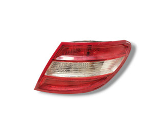 фонарь задний правый Mercedes-Benz C-Класс W204/S204 W204 2008, 1.8 л., Kompr, M 271.952, бензин, АКПП, cubanitsilber / 723, седан, задний привод, правый руль, 2048200264