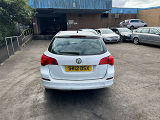Opel Astra J 2012