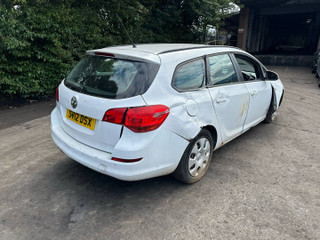 Opel Astra J 2012