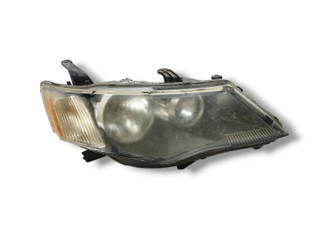 Фара галоген правая Mitsubishi Outlander 2 поколение CW 2008, 2.0 л., DiD, BSY, дизель, 6МКПП, amethyst black / 42x, внедорожник 5 дв., полный привод, правый руль, 8301A152