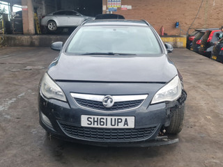Opel Astra J 2011