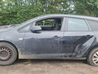 Opel Astra J 2011