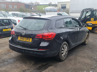 Opel Astra J 2011