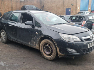 Opel Astra J 2011