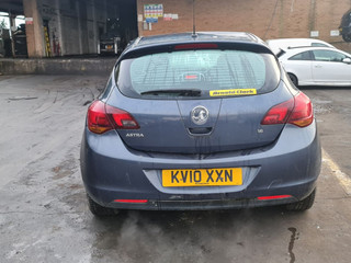 Opel Astra J 2010