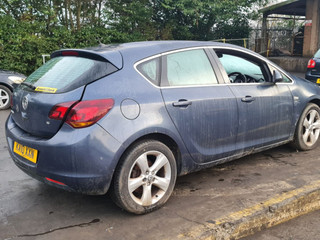 Opel Astra J 2010