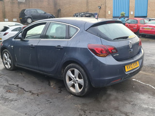 Opel Astra J 2010