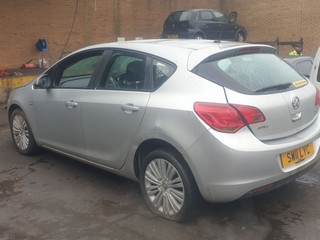 Opel Astra J 2011