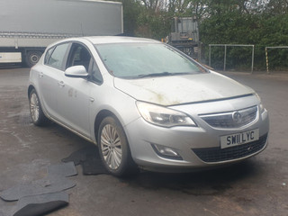 Opel Astra J 2011