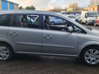 Opel Zafira 2  (B) рест. 2010