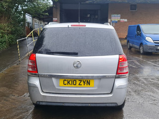Opel Zafira 2  (B) рест. 2010