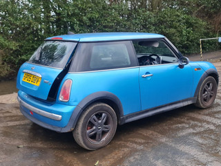 Mini Cooper рест. R50 2005