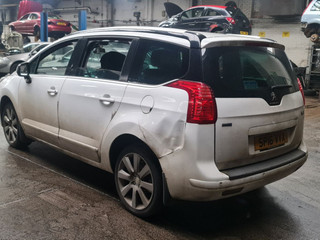 Peugeot 5008 рест. T8 2016