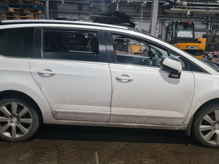 Peugeot 5008 рест. T8 2016