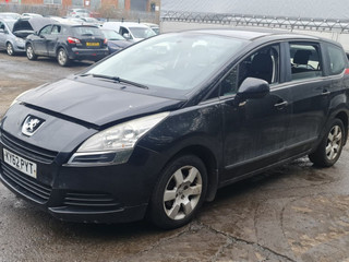 Peugeot 5008  T8 2012