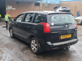 Peugeot 5008  T8 2012