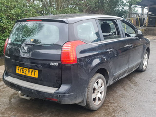 Peugeot 5008  T8 2012