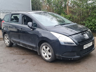 Peugeot 5008  T8 2012