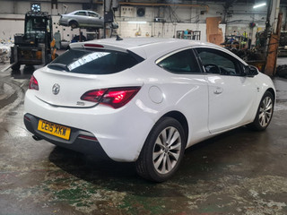 Opel Astra GTC J рест. 2015