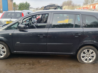 Opel Zafira 2  (B) рест. 2013