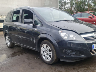 Opel Zafira 2  (B) рест. 2013