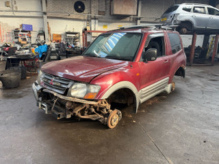 Mitsubishi Pajero 3 V60 2000
