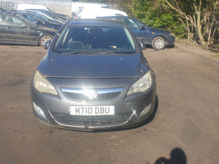 Opel Astra J 2010