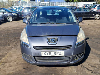 Peugeot 5008  T8 2011