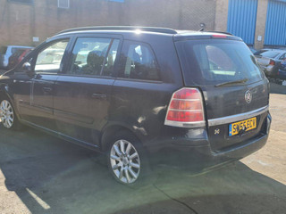 Opel Zafira 2  (B) 2005