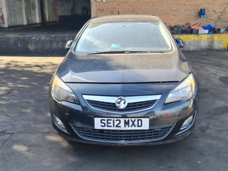 Opel Astra J 2012