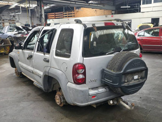 Jeep Cherokee 3  рест. KJ 2005