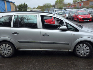 Opel Zafira 2  (B) 2006