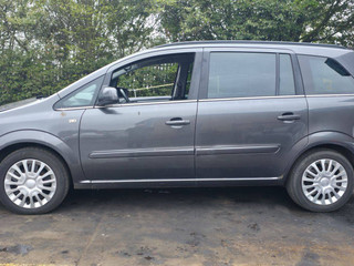 Opel Zafira 2  (B) рест. 2011