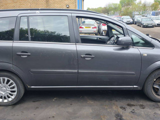 Opel Zafira 2  (B) рест. 2011