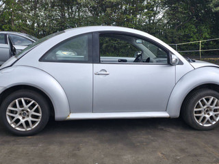 Volkswagen Beetle 2 2004