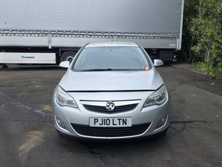 Opel Astra J 2010