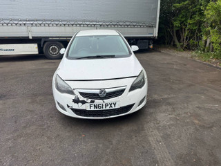 Opel Astra J 2011