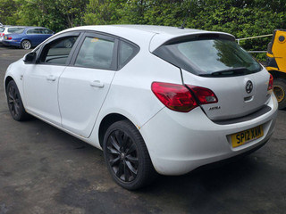 Opel Astra J 2012